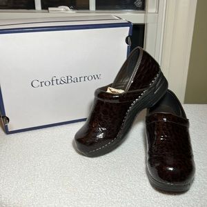 Gently Worn ! Excellent Condition! Croft & Barrow faux leather croc Clogs